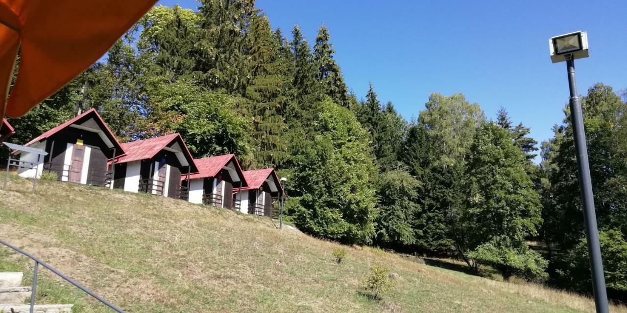 Olivin Kytlice Hiker Huts Hotel Exterior photo