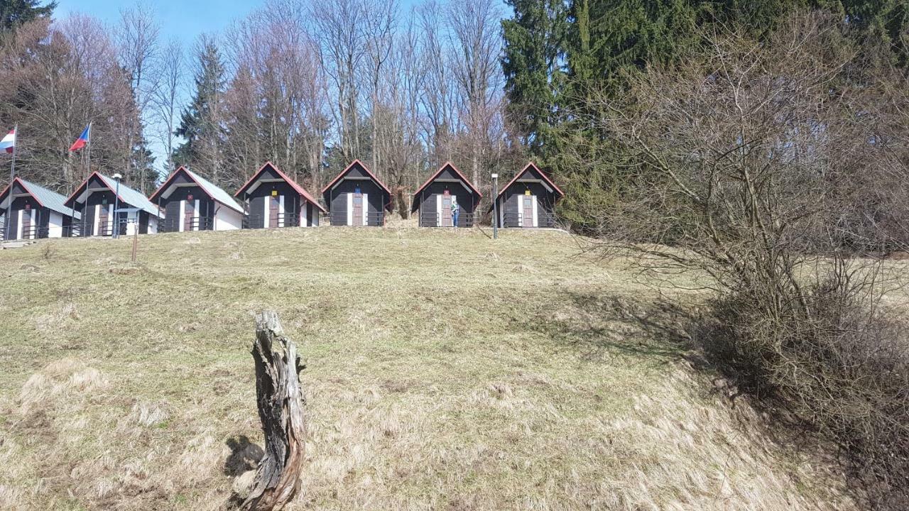 Olivin Kytlice Hiker Huts Hotel Exterior photo