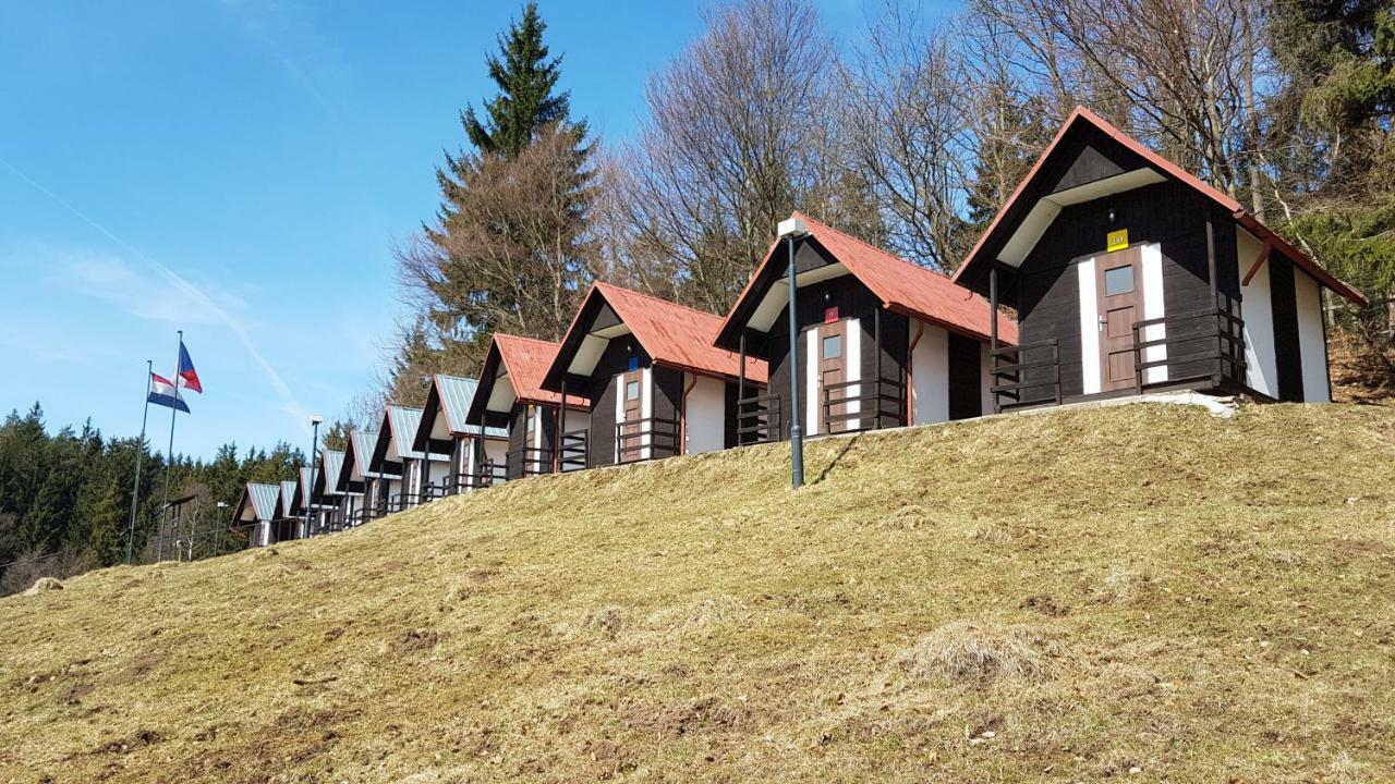 Olivin Kytlice Hiker Huts Hotel Exterior photo