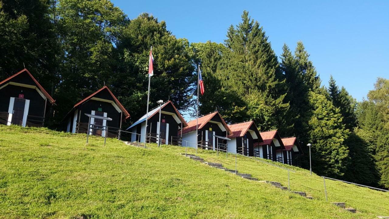 Olivin Kytlice Hiker Huts Hotel Exterior photo