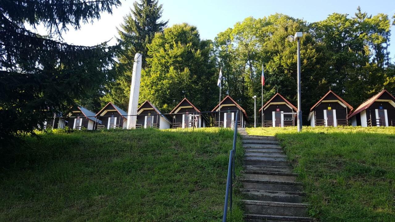 Olivin Kytlice Hiker Huts Hotel Exterior photo